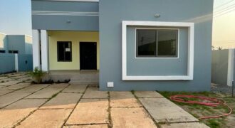 3 BEDROOM HOUSE  WITH BOYS QUARTERS FOR SALE IN OYARIFA