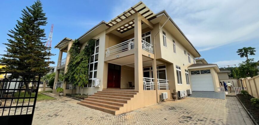 5 Bedroom House For Rent in North Ridge, Accra with Garden